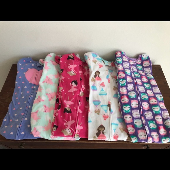 SOLD Like New - Lot of 5T Fleece long sleeve - Picture 1 of 3